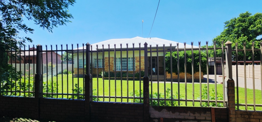 3 Bedroom Property for Sale in Kroonheuwel Free State